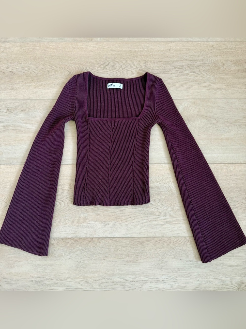 Hollister Women S Square Neck Ribbed Long-Sleeve Top with Flare Sleeves Burgundy